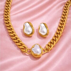 Golden Baroque Pearl Statement Necklace&Earrings Set